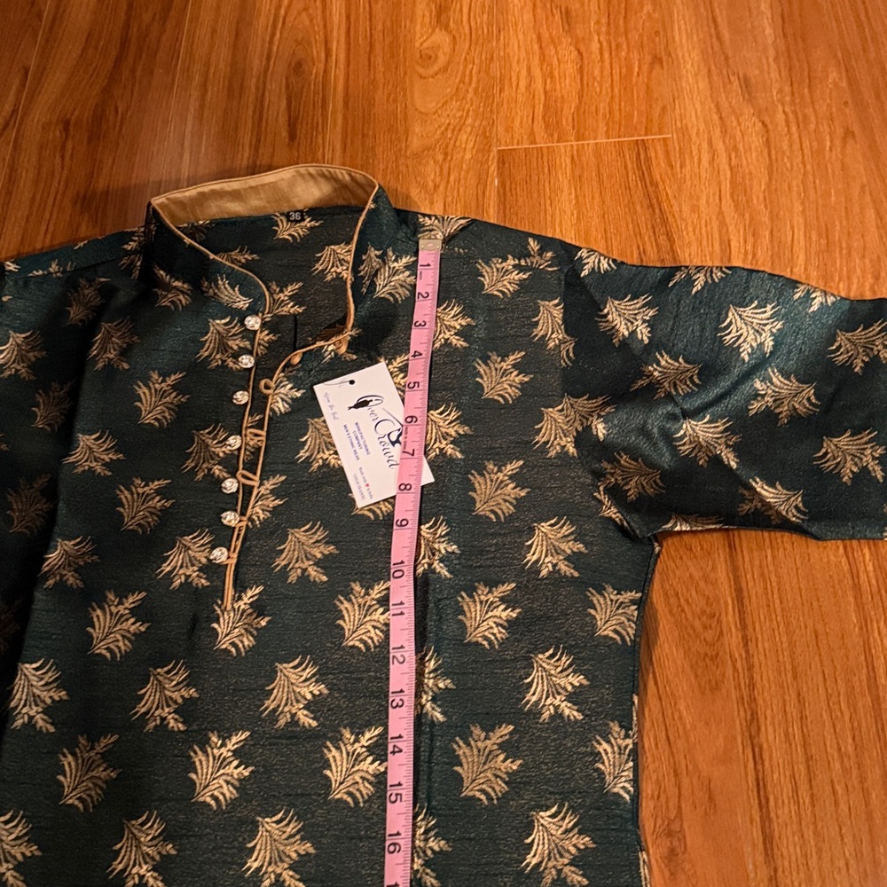Elegant green and Gold Kurta, Size 36 - Picture 13 of 16
